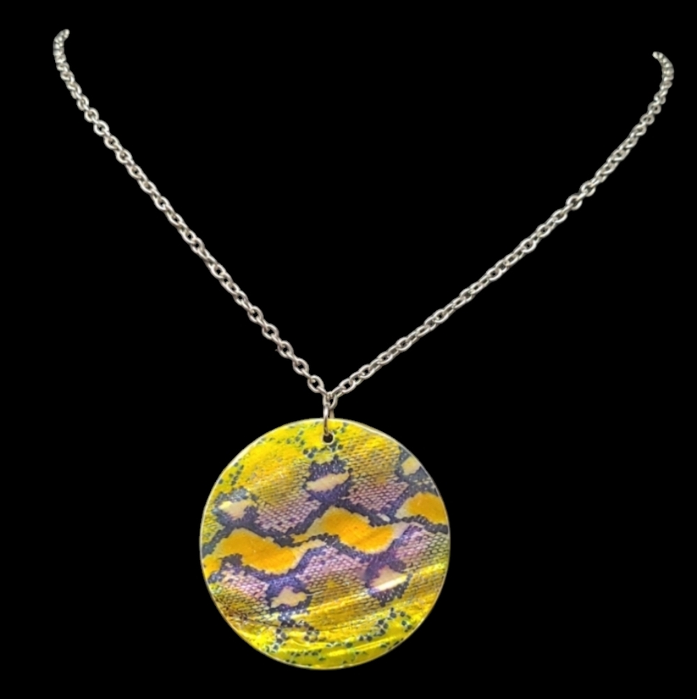 MOTHER OF PEARL LARGE BEACH ABALONE SHELL PENDANT NECKLACE